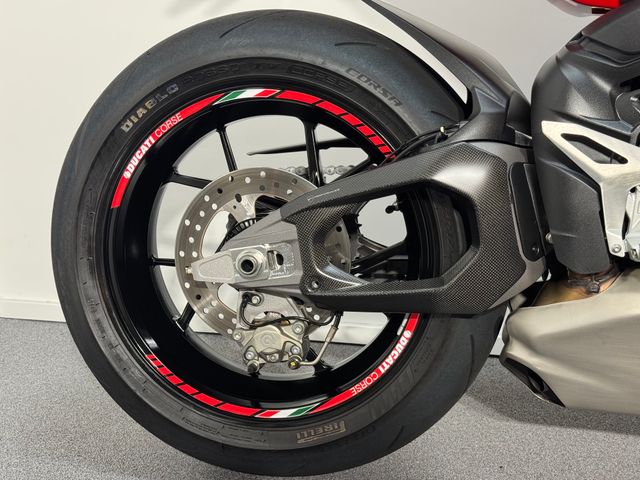 ducati - streetfighter-v4