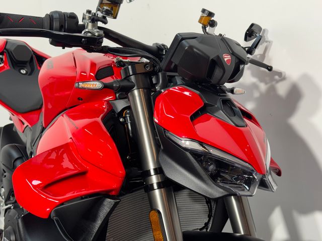 ducati - streetfighter-v4
