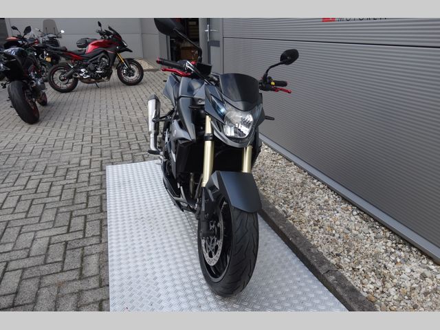 suzuki - gsr-750-a