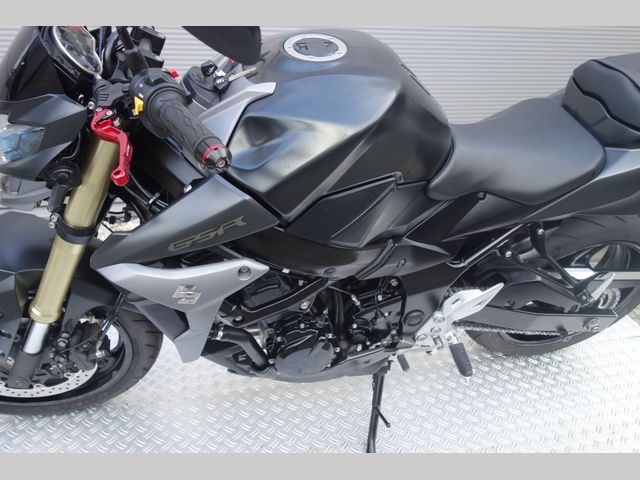 suzuki - gsr-750-a