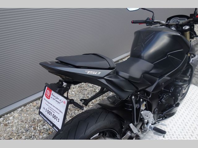 suzuki - gsr-750-a