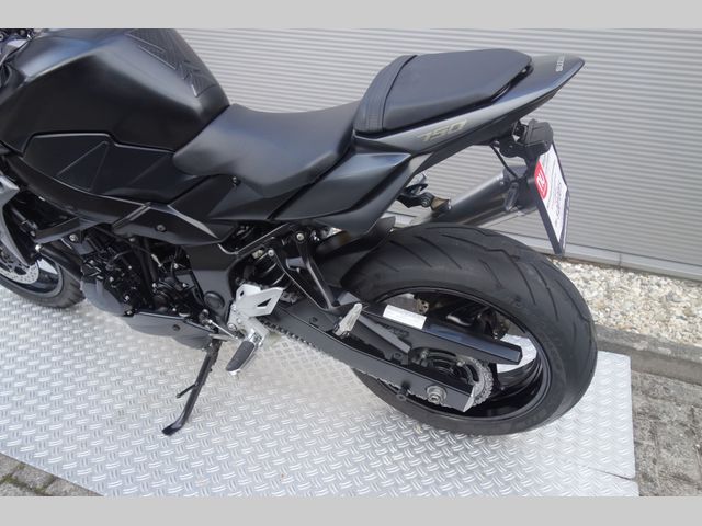 suzuki - gsr-750-a
