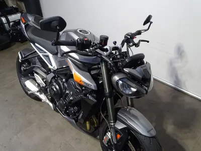 TRIUMPH STREET TRIPLE RS – foto 4