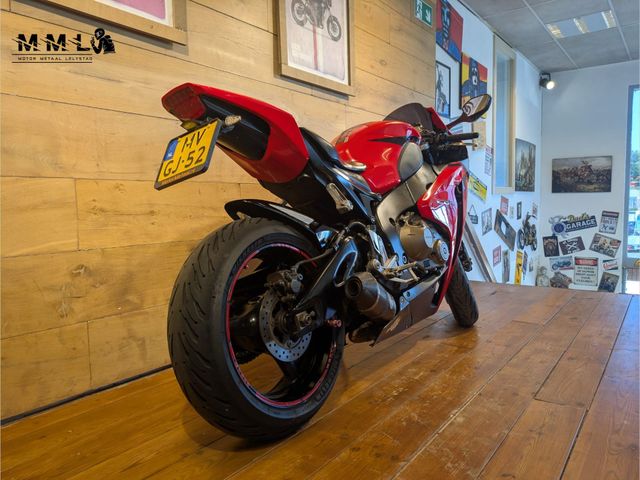 honda - cbr-1000-rr-fireblade