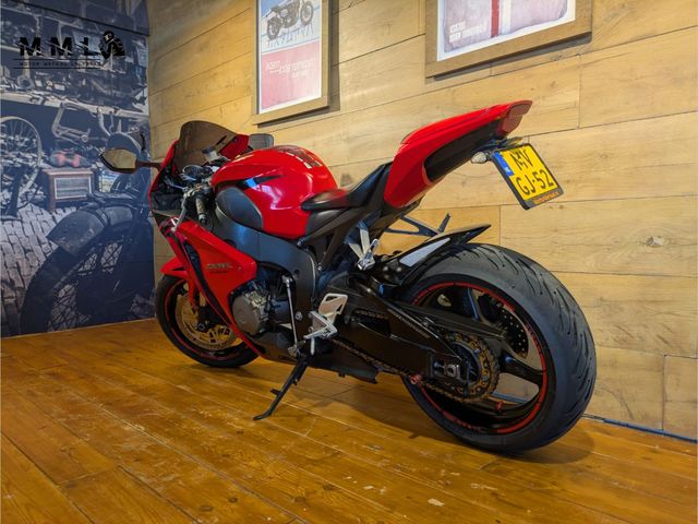 honda - cbr-1000-rr-fireblade
