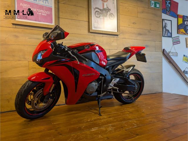 honda - cbr-1000-rr-fireblade