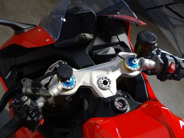 ducati - panigale-v2-s