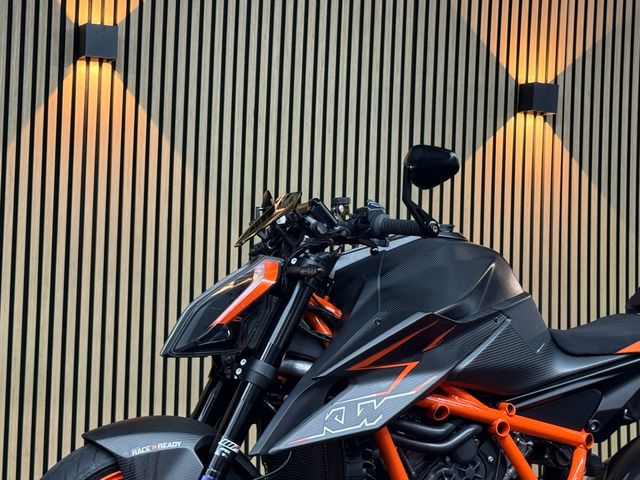 ktm - 1290-super-duke-r-evo