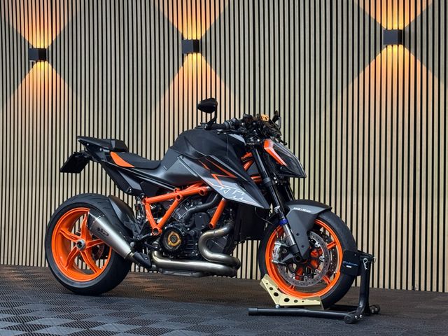 ktm - 1290-super-duke-r-evo