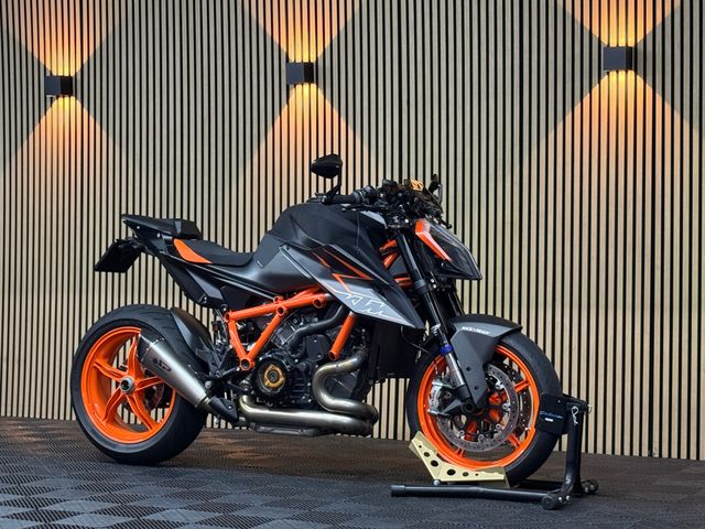 ktm - 1290-super-duke-r-evo
