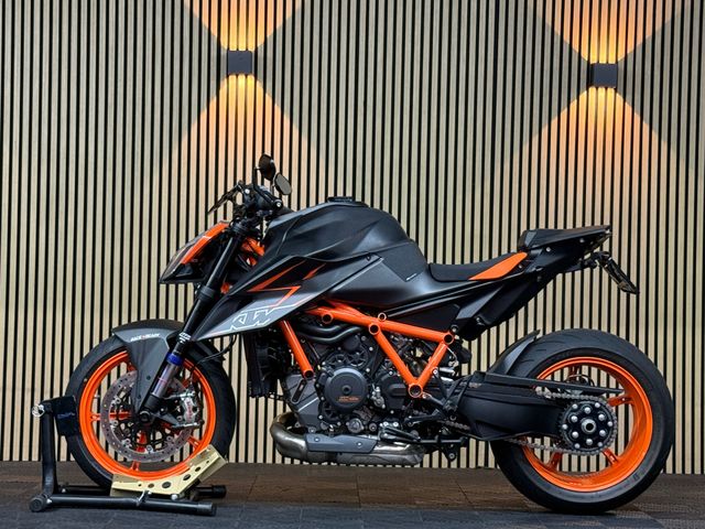 ktm - 1290-super-duke-r-evo
