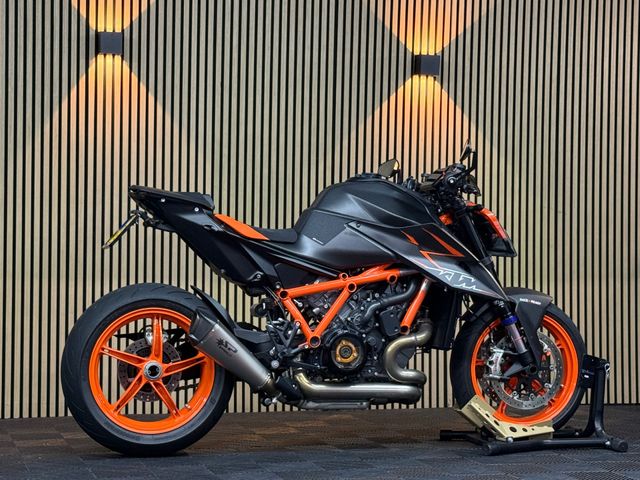 ktm - 1290-super-duke-r-evo