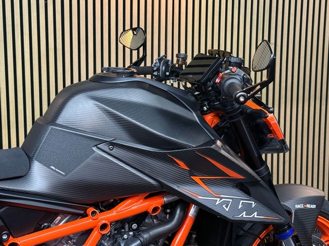ktm - 1290-super-duke-r-evo