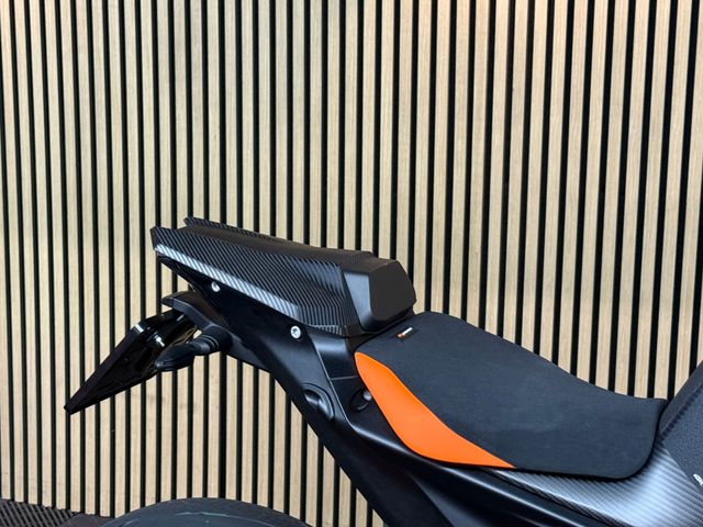 ktm - 1290-super-duke-r-evo
