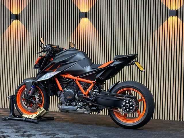 ktm - 1290-super-duke-r-evo