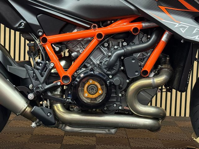 ktm - 1290-super-duke-r-evo