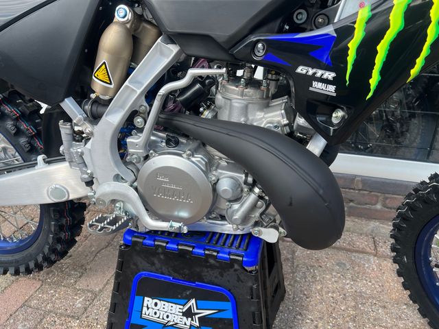 yamaha - yz-250-monster-energy-yamaha-racing-edition