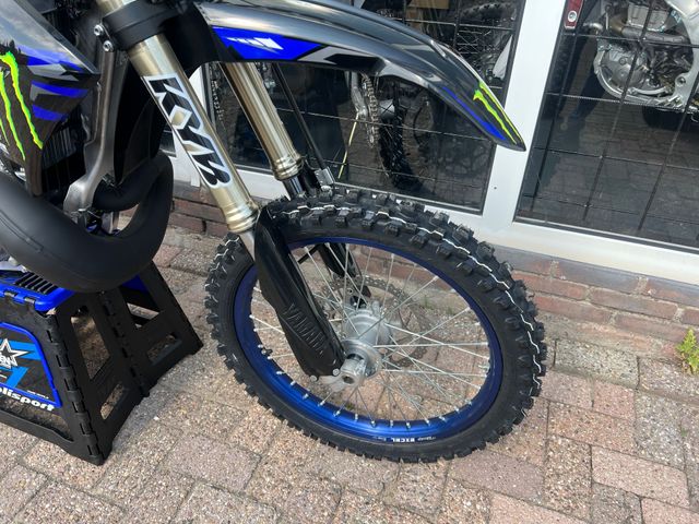yamaha - yz-250-monster-energy-yamaha-racing-edition