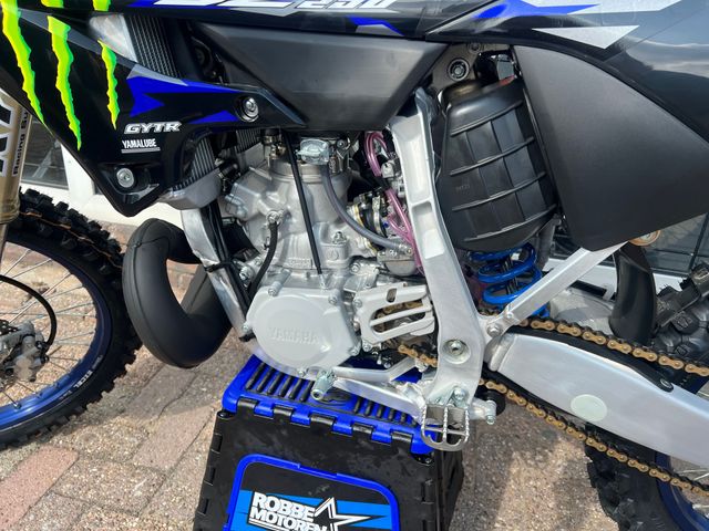yamaha - yz-250-monster-energy-yamaha-racing-edition