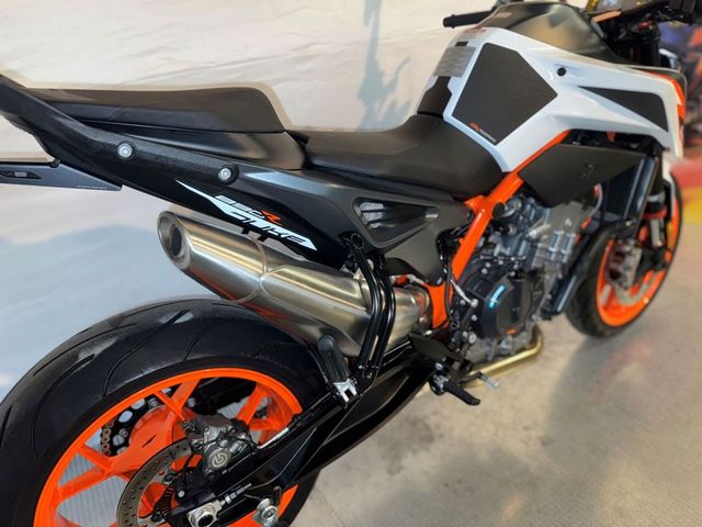 ktm - 890-duke-r