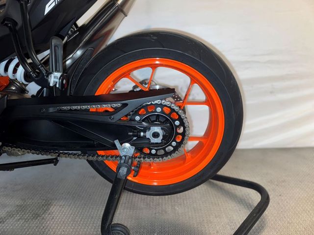 ktm - 890-duke-r