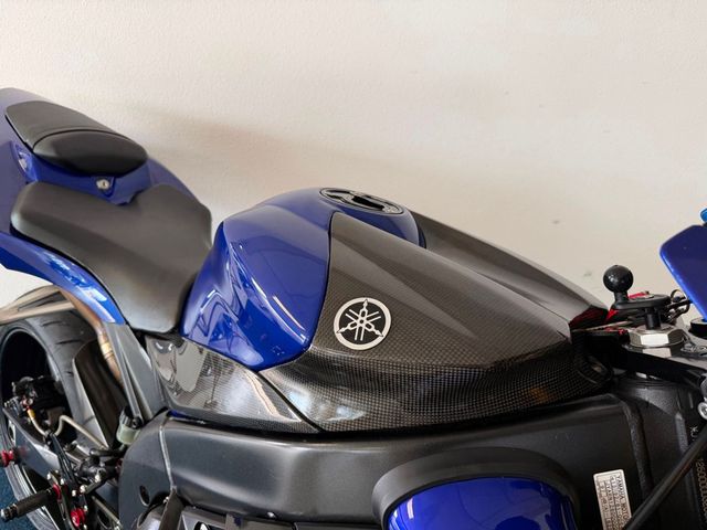 yamaha - yzf-r1