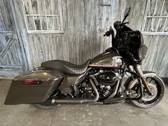 HARLEY-DAVIDSON STREET GLIDE SPECIAL FLHXS