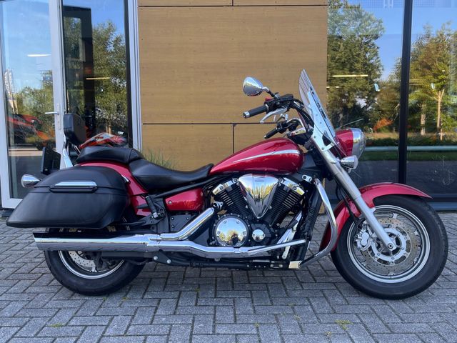 yamaha - xvs-1300-a-midnight-star