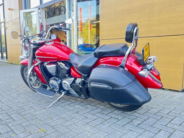 yamaha - xvs-1300-a-midnight-star
