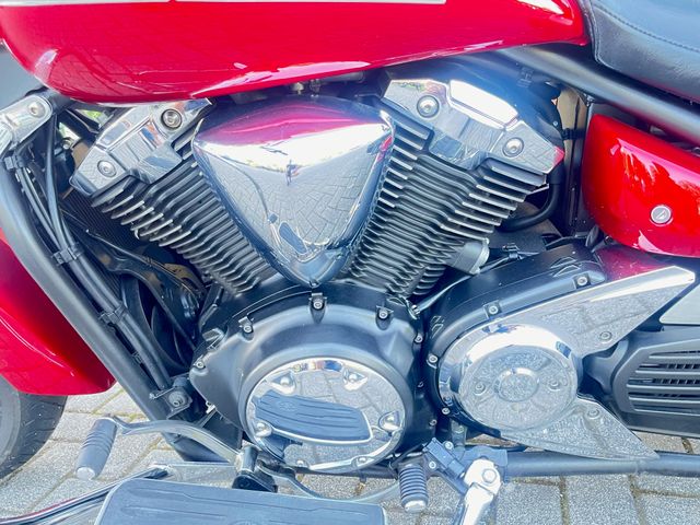 yamaha - xvs-1300-a-midnight-star