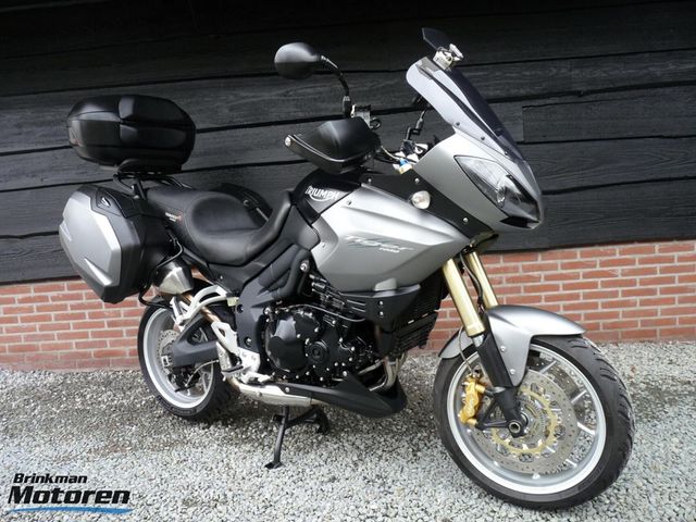 triumph - tiger-1050