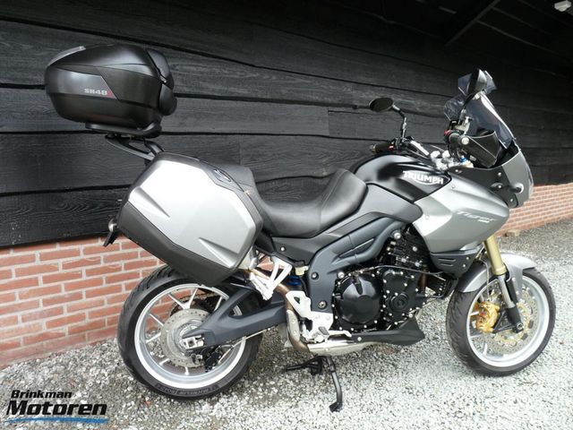 triumph - tiger-1050