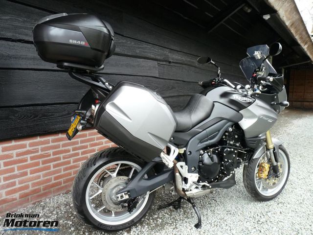 triumph - tiger-1050