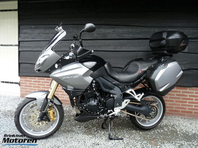 triumph - tiger-1050