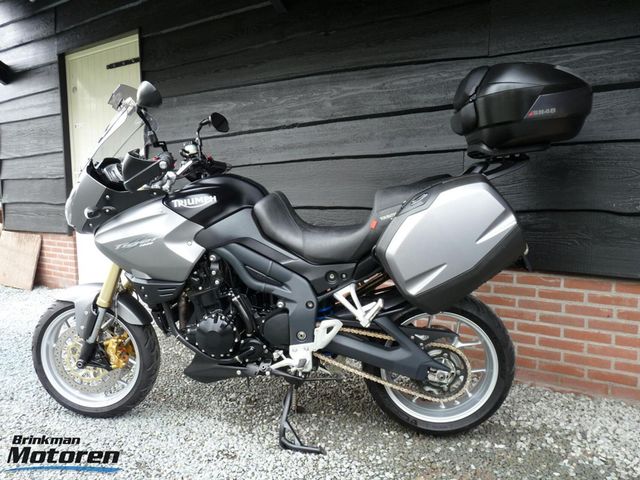 triumph - tiger-1050