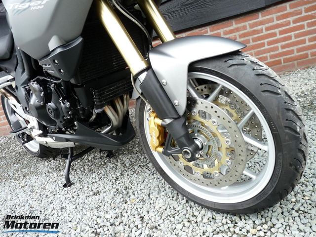 triumph - tiger-1050