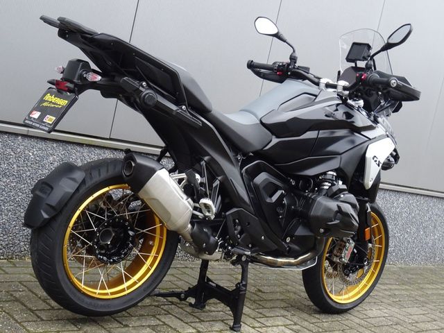 bmw - r-1300-gs-triple-black