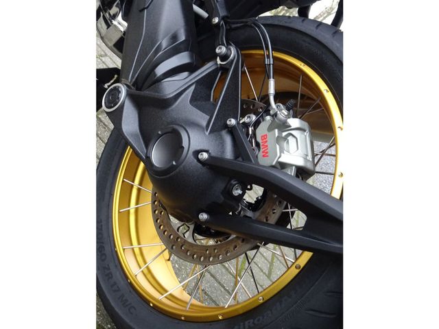 bmw - r-1300-gs-triple-black