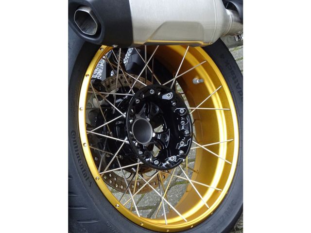 bmw - r-1300-gs-triple-black