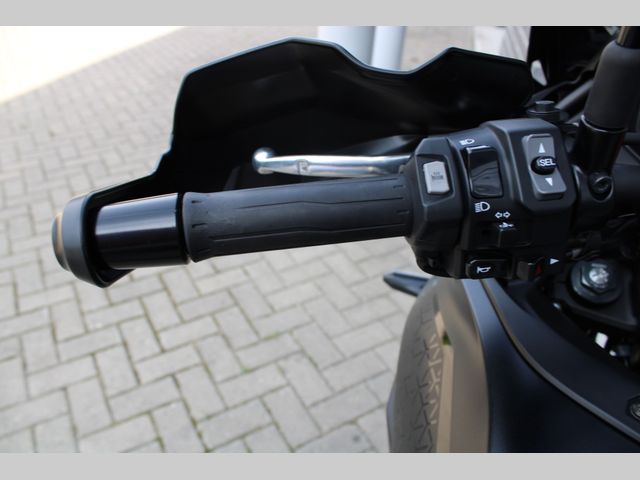 kawasaki - versys-650-grand-tourer
