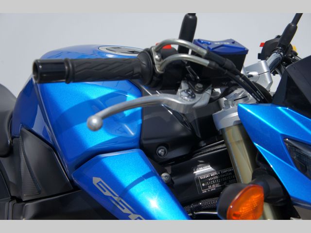 suzuki - gsr-750-a