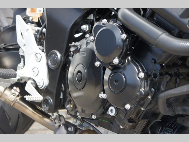 suzuki - gsr-750-a