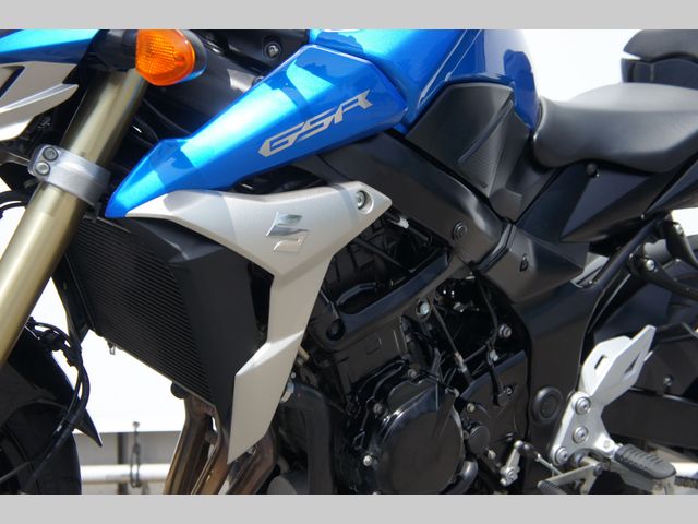 suzuki - gsr-750-a
