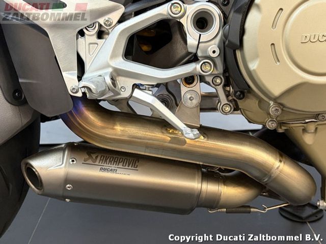 ducati - streetfighter--s-1098