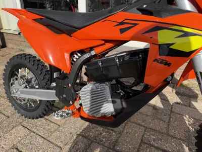 KTM SX-E3 – foto 2
