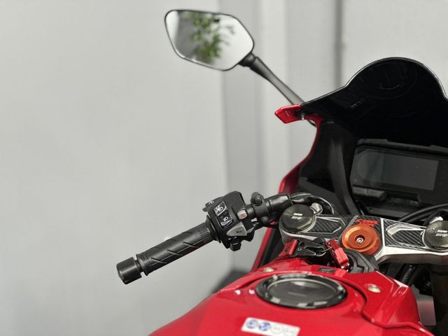 honda - cbr-650-r