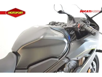 HONDA CBR 650 R – foto 4