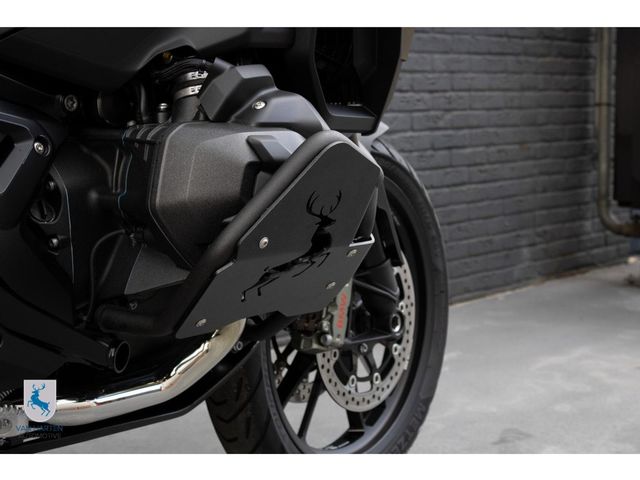 bmw - r-1300-gs-adventure-triple-black