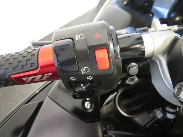 yamaha - yzf-r1