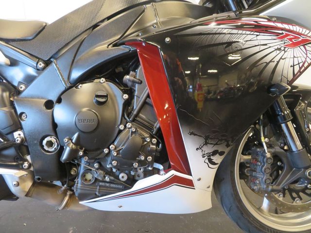 yamaha - yzf-r1